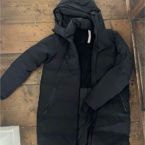 Lululemon similar to “ cold as fluff” can’t find the exact name . Size 8